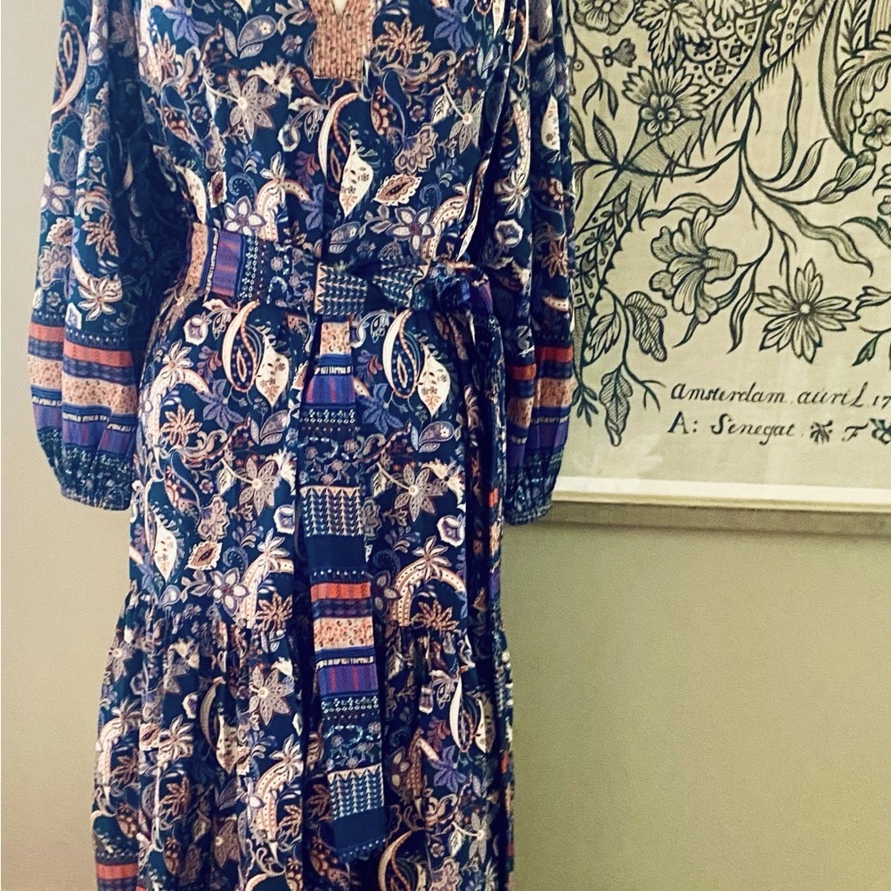 Avara midi dress
